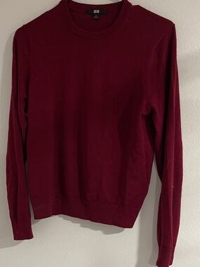Uniqlo Burgundy Sweater